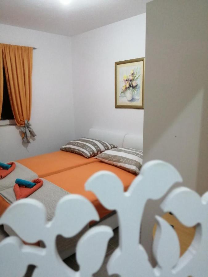 Apartman Radic Trogir Exteriör bild