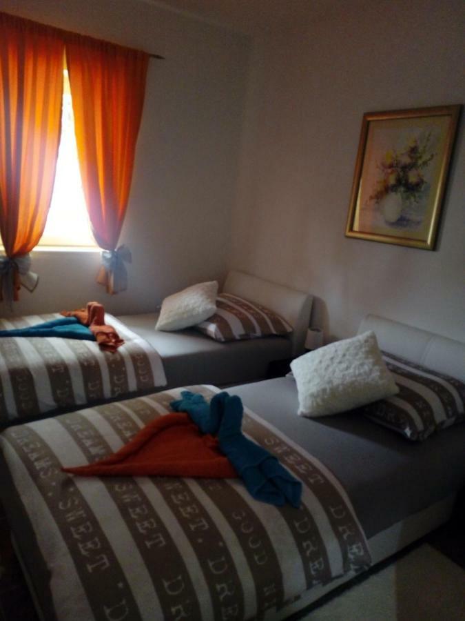 Apartman Radic Trogir Exteriör bild